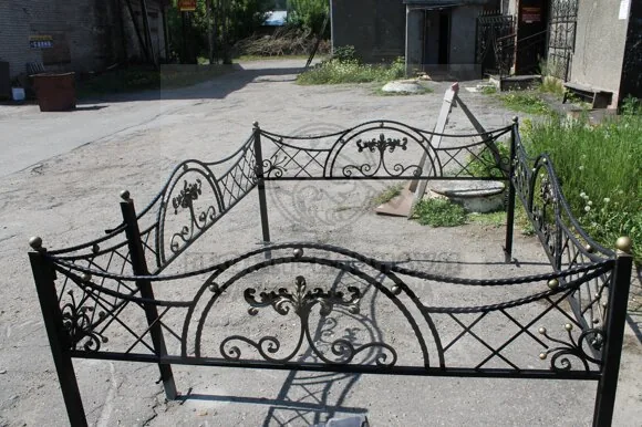 Ковка оградок на могилу